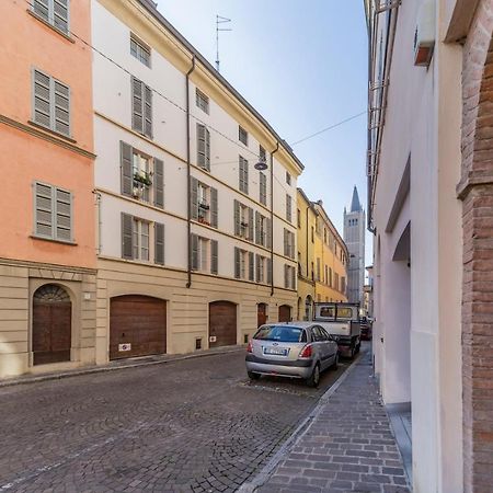 Parrot House - Casa In Centro A Parma Apartman Kültér fotó