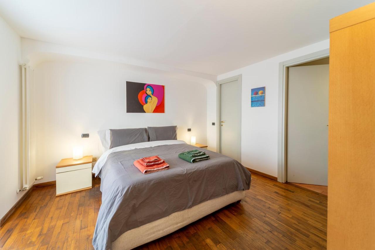 Parrot House - Casa In Centro A Parma Apartman Kültér fotó