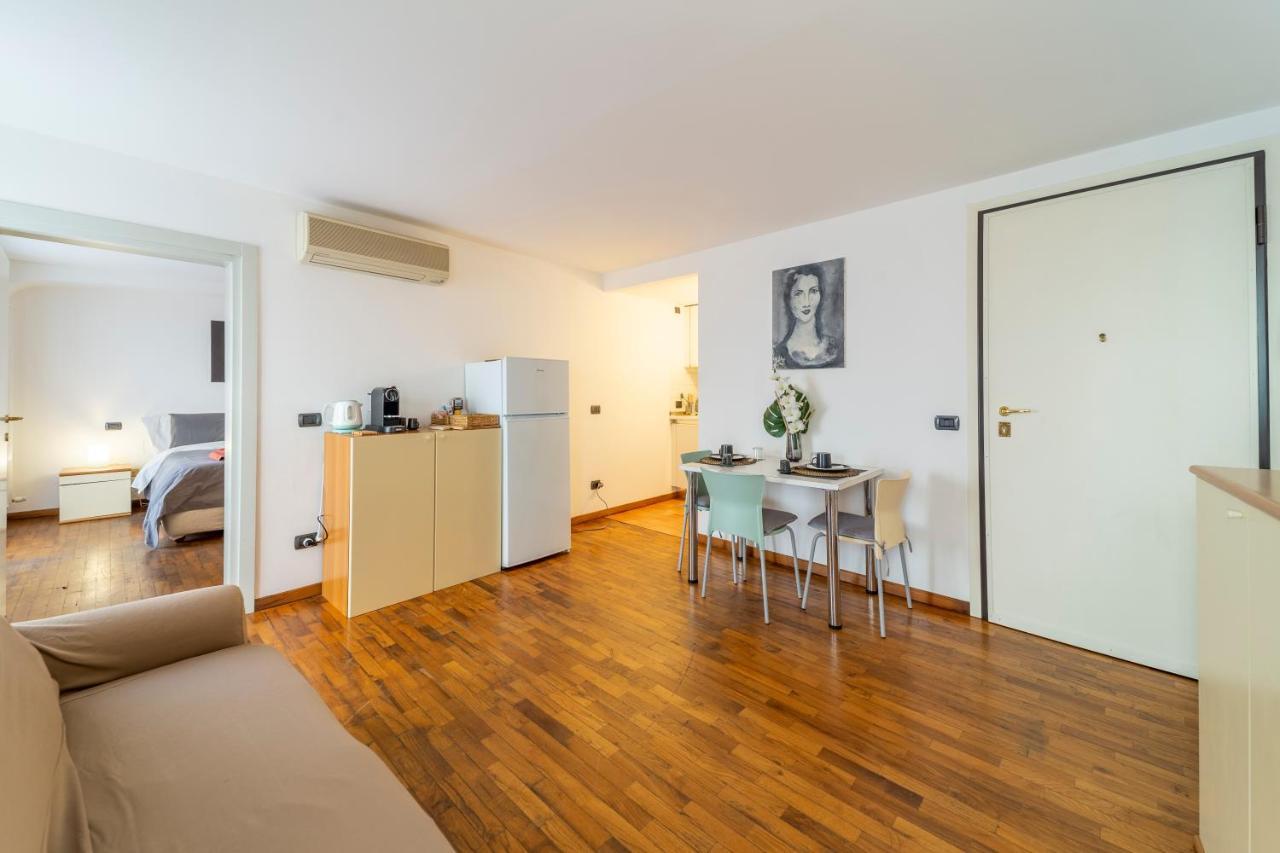 Parrot House - Casa In Centro A Parma Apartman Kültér fotó