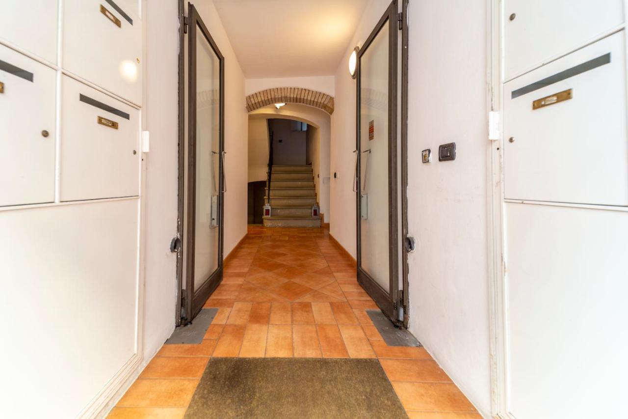 Parrot House - Casa In Centro A Parma Apartman Kültér fotó