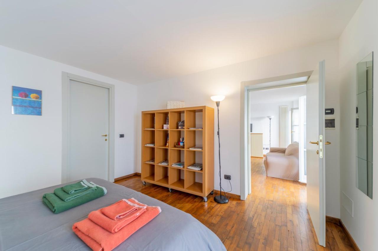 Parrot House - Casa In Centro A Parma Apartman Kültér fotó