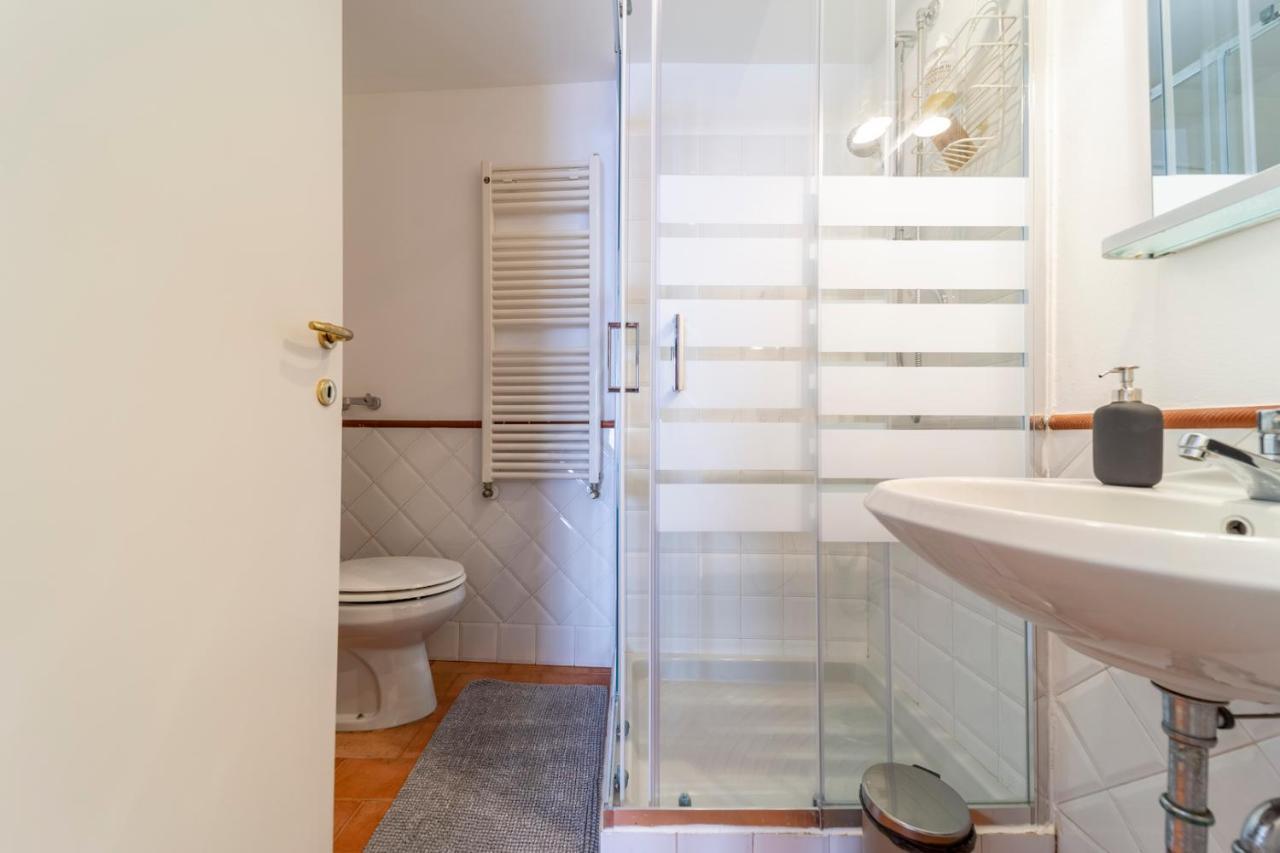 Parrot House - Casa In Centro A Parma Apartman Kültér fotó