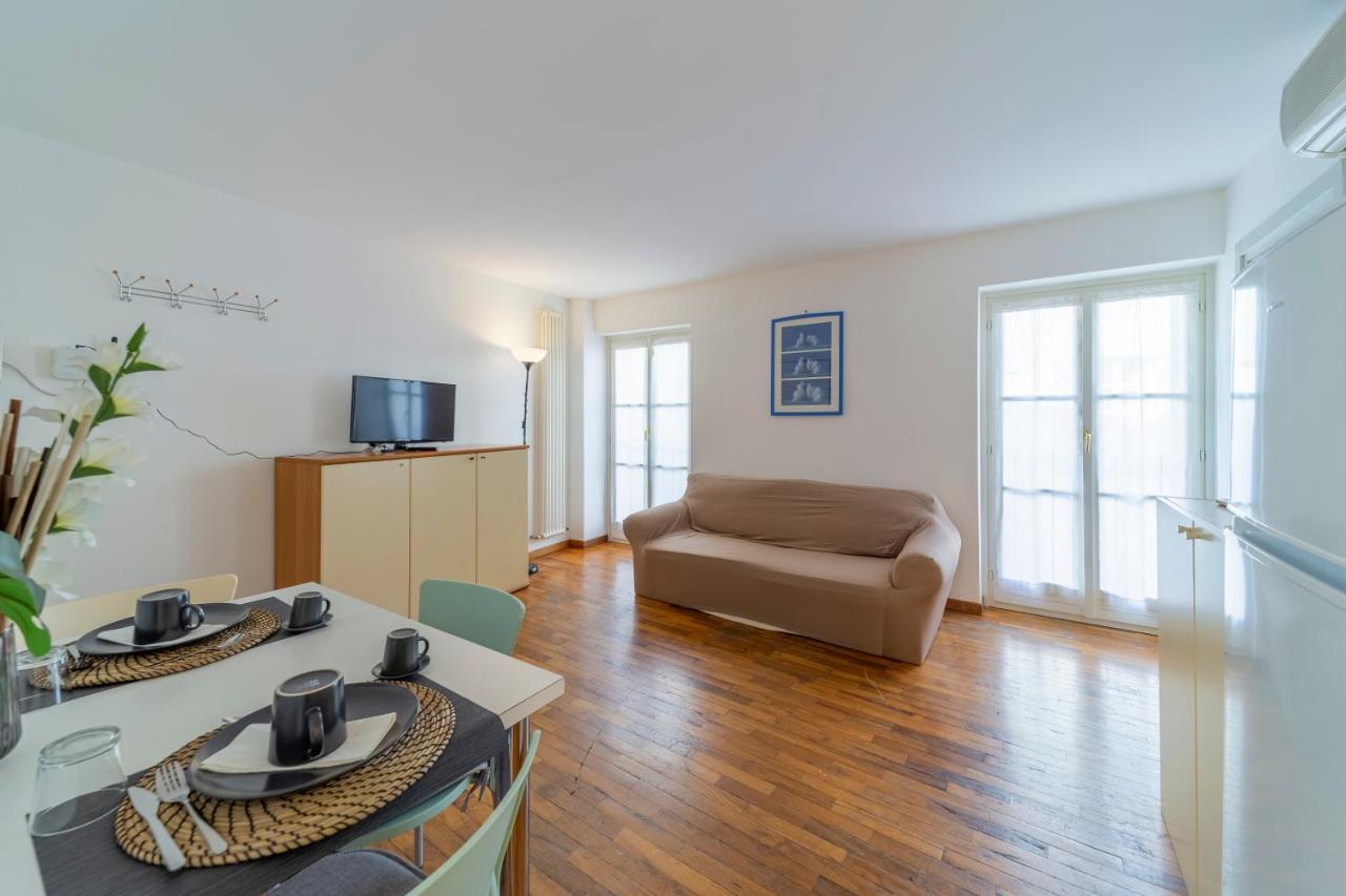 Parrot House - Casa In Centro A Parma Apartman Kültér fotó
