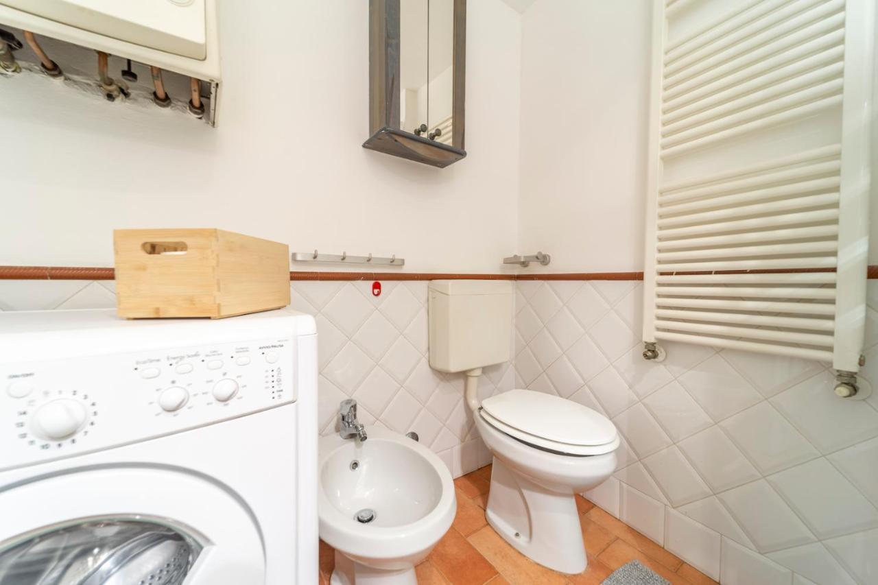 Parrot House - Casa In Centro A Parma Apartman Kültér fotó